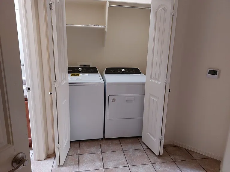 2417 Cortina Mnr — Photo 4