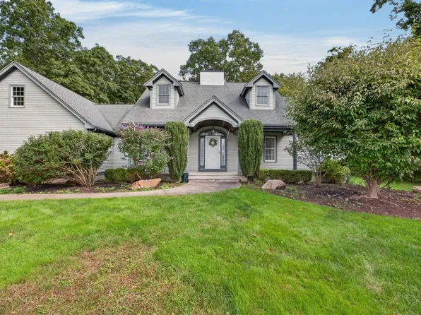 44 Tupelo Rd, Westport, MA 02790