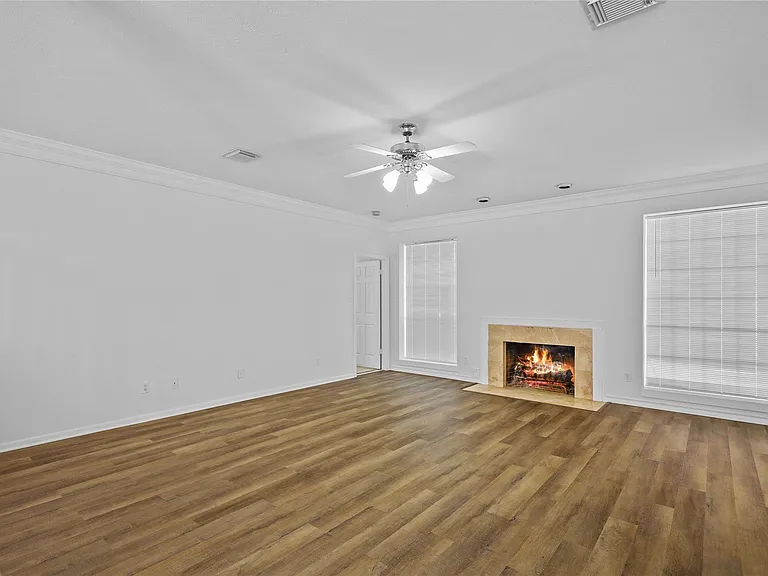 5803 Ancient Oaks Dr — Photo 5