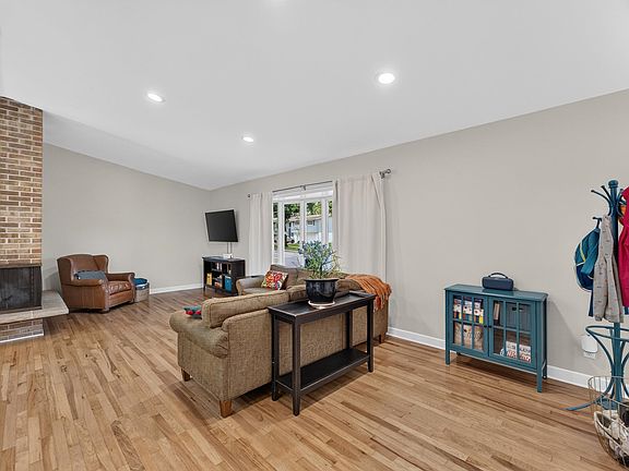 4th image of 1133 Frisch Rd