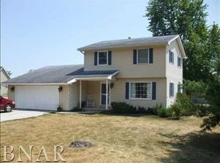 901 E Washington St, Le Roy, IL 61752