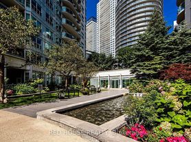 600 Queens Quay W