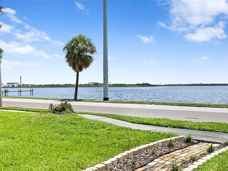 1305 S Bermuda Blvd #A — Photo 9