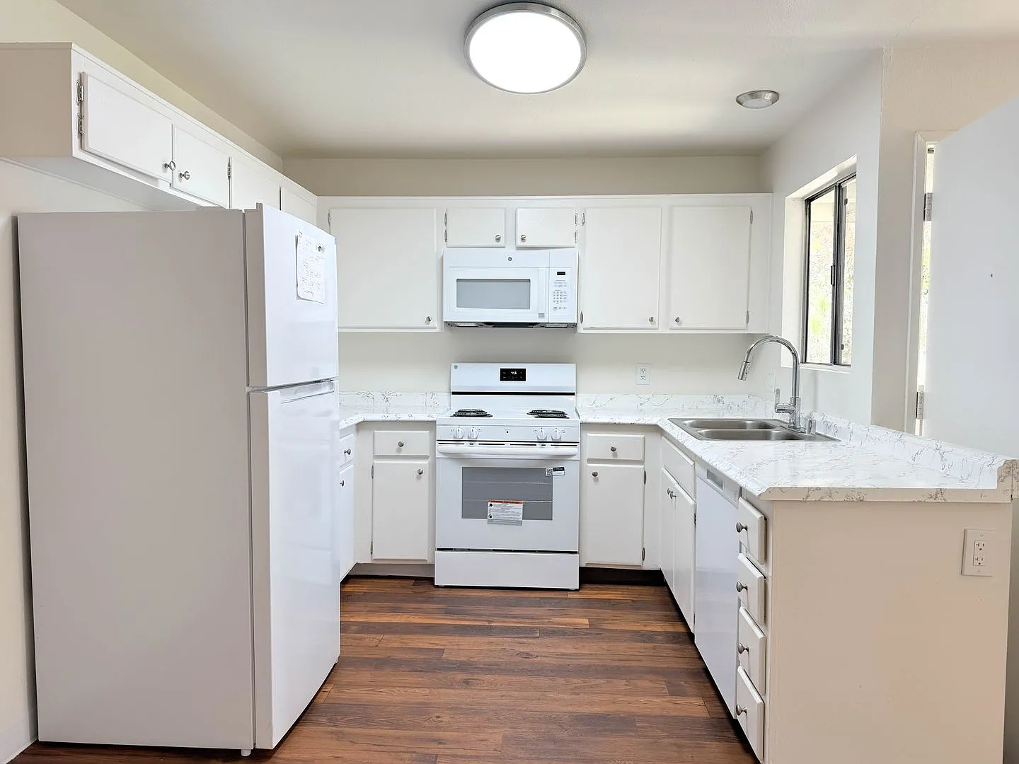 Uptown Villas — Photo 4