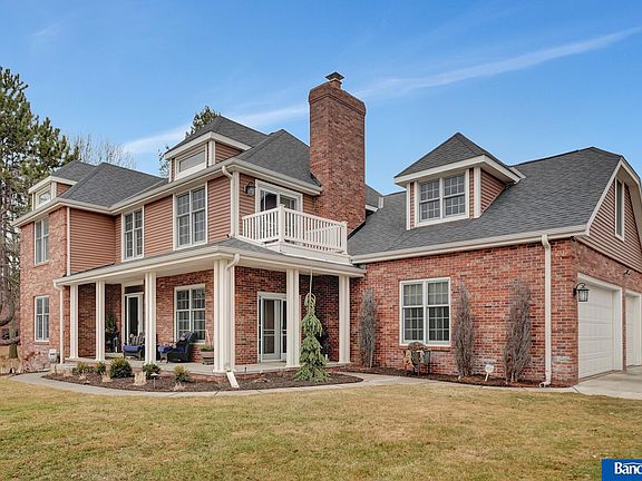 2nd image of 6615 Almira Ln