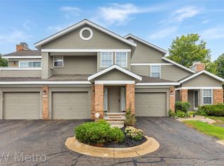 6613 Hearthstone Ct #83, West Bloomfield, MI 48322