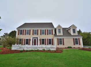 8928 W Bennington Ct, Mequon, WI 53097