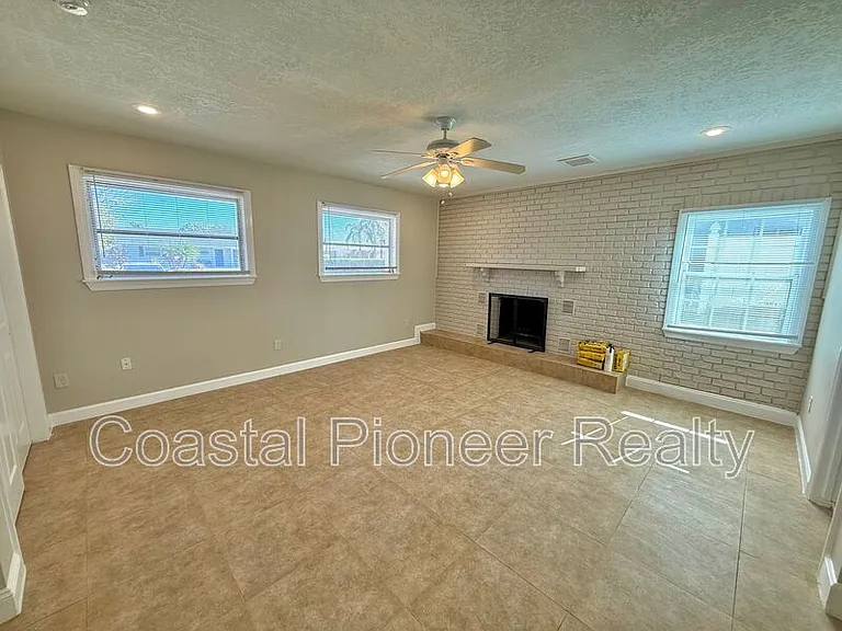 3944 E Eden Roc Cir — Photo 8