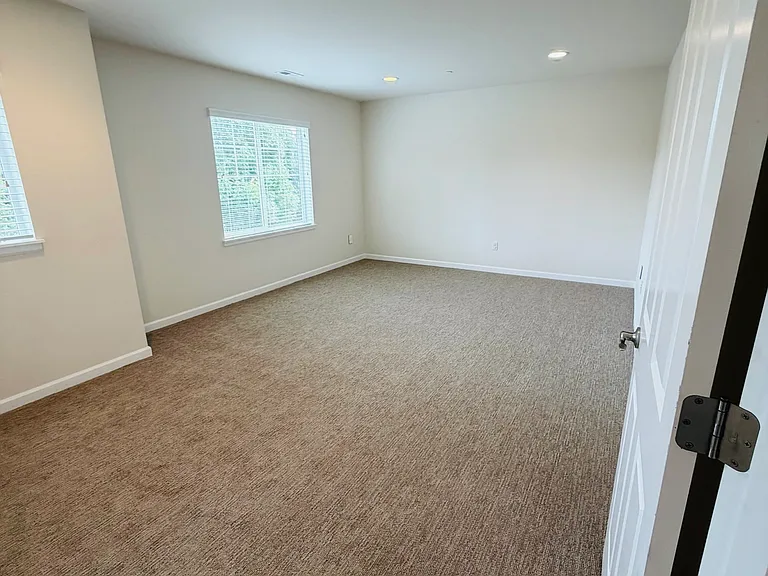 7640 NE 195th St — Photo 19