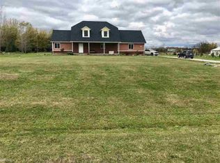 7053 Catalina Dr, Almont, MI 48003