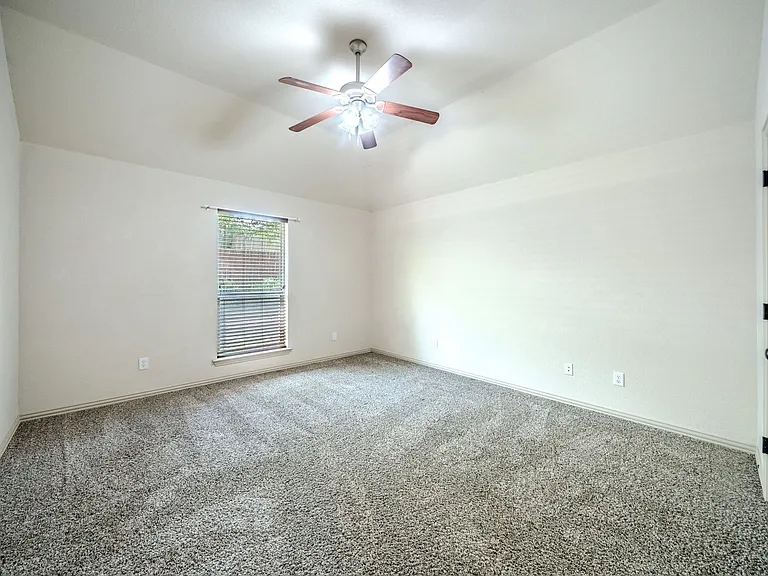 109 Chateau Dr — Photo 17