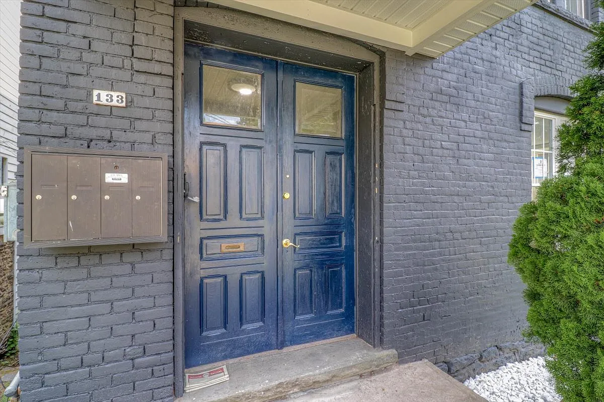 2 bed, 1200 sqft, $1,700 — Photo 4