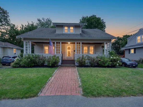 45 Maplewood Ave, Holbrook, MA 02343