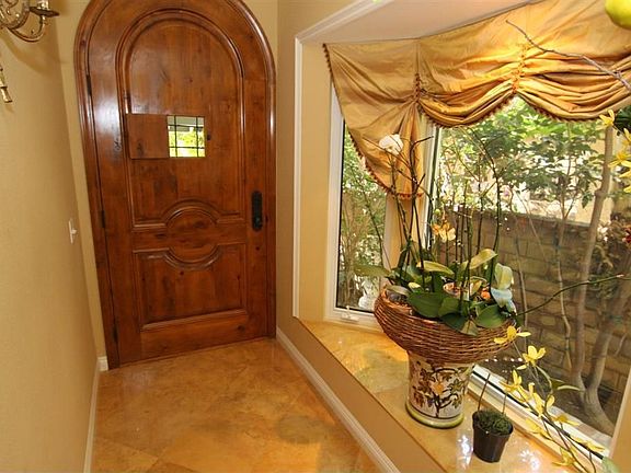 5th image of 10124 Hollow Glen Cir