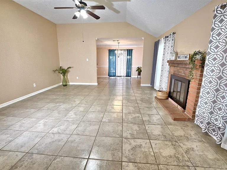 7403 Gateridge Dr — Photo 15