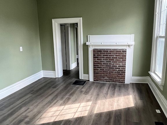 3rd image of 1044 E Long St #1044