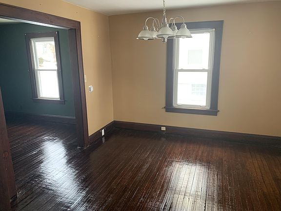 4th image of 1259 E Pershing St