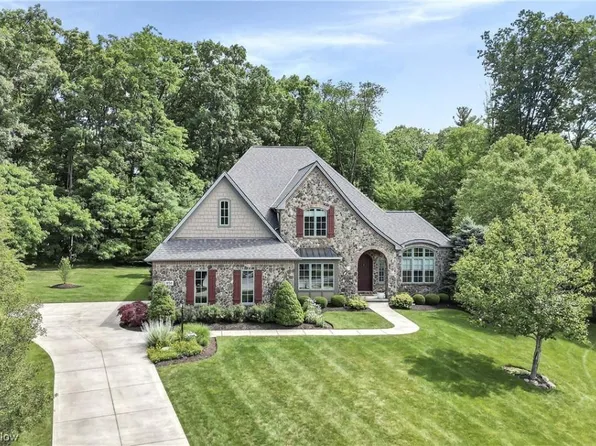 8511 Chippewa Trl, Brecksville, OH 44141