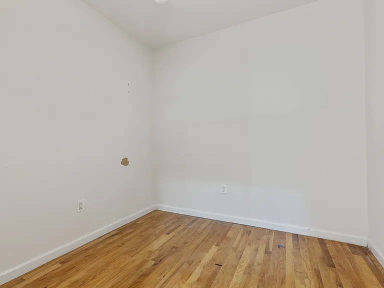 91 Christopher St #5 — Photo 4