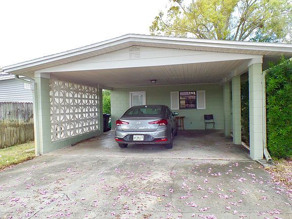 2nd image of 608 Poinsettia Ave