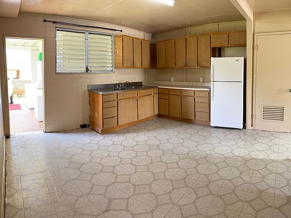 Large Kitchen (includes Range)