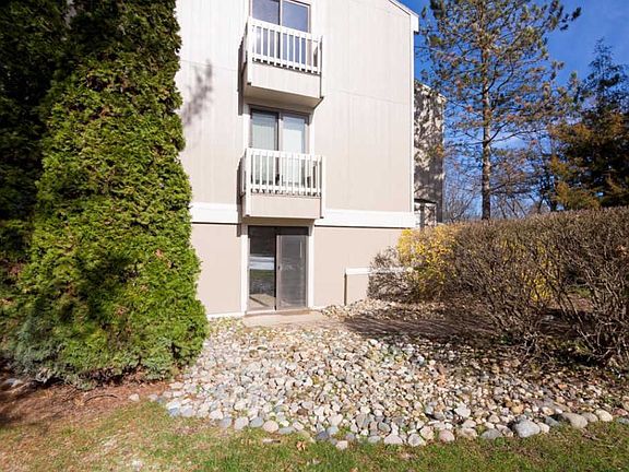 4th image of 1625 Cliffs Lndg APT 301D