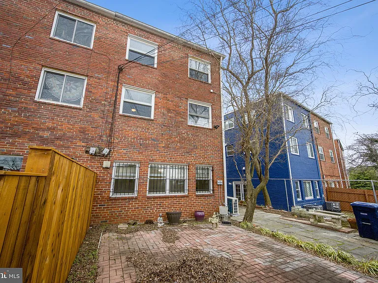 224 Webster St NE #A — Photo 2