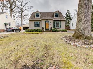 541 Canterbury Rd, Bay Village, OH 44140
