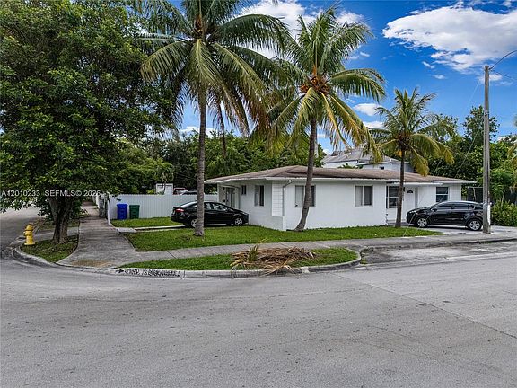 4th image of 301 NW 34th St