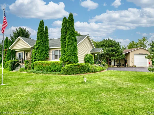 7180 E Prior Rd, Durand, MI 48429
