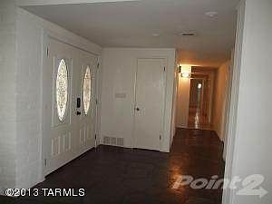 2233_entrance1_lrg