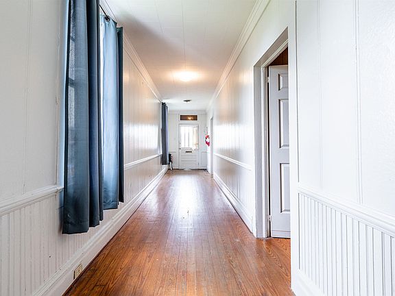 4th image of 820 Saint Philip St