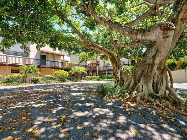 149 NW 70th St APT 102-D, Boca Raton, FL 33487