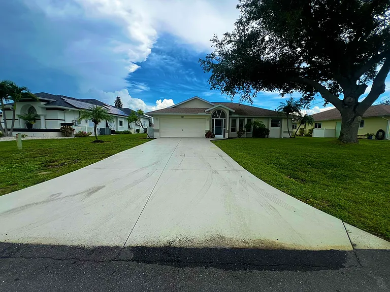 126 Broadmoor Ln — Photo 4