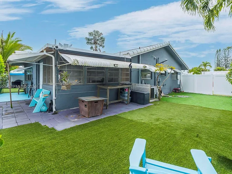 7211 NW 76th St — Photo 31