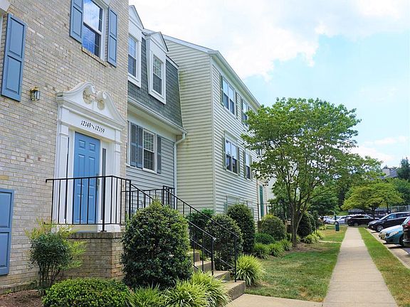 2nd image of 12153 Chaucer Ln