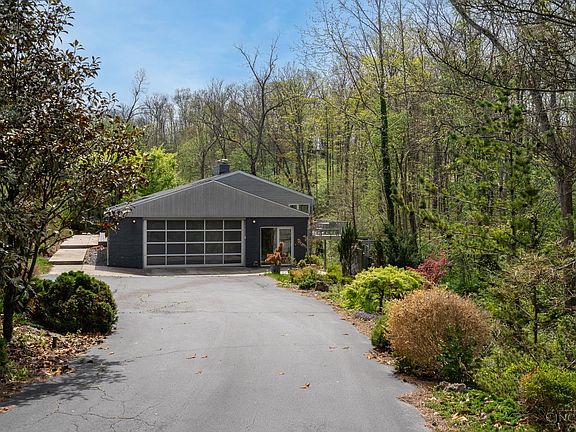 3rd image of 8425 Kugler Mill Rd