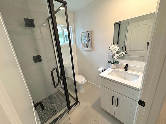 5th image of 214 S 22nd St #1
