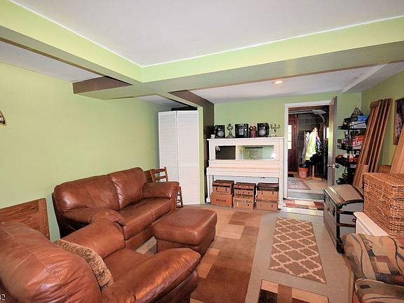 4th image of 10 Lakeview Dr #1423