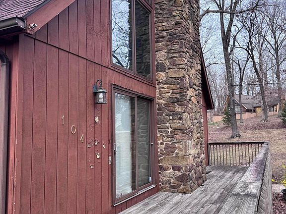 3rd image of 104 Sunnyview Rd