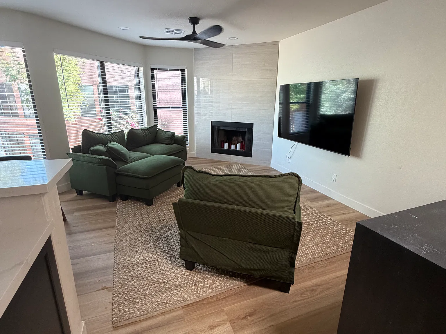 3228 W Glendale Ave — Photo 2