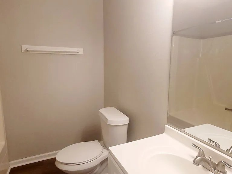 County View Apartments — Photo 32