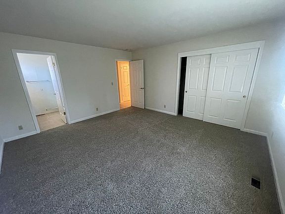3rd image of 710 Harvard Ave APT A