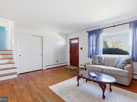 3rd image of 223 Orchard Rd