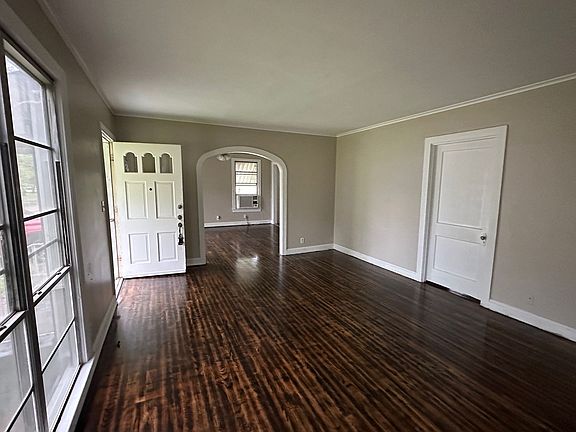 2nd image of 132 E Wichita St