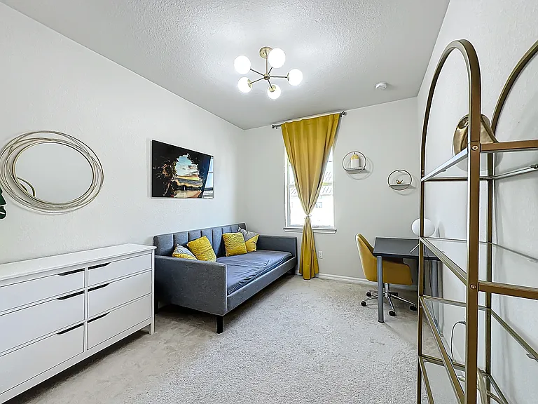 1240 Eucalyptus Dr — Photo 16