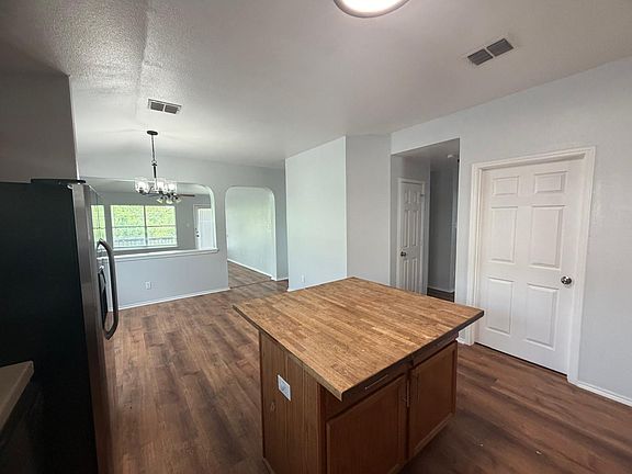 4th image of 7615 Equinox Hl