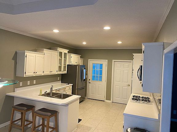 2nd image of 47 Meadow Ln