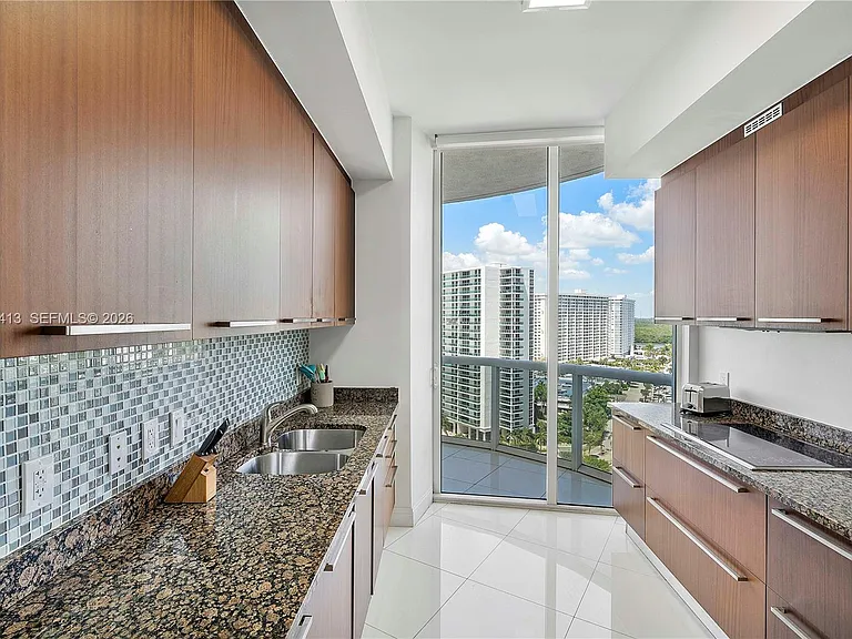 15811 Collins Ave #1205-fl 331 — Photo 15