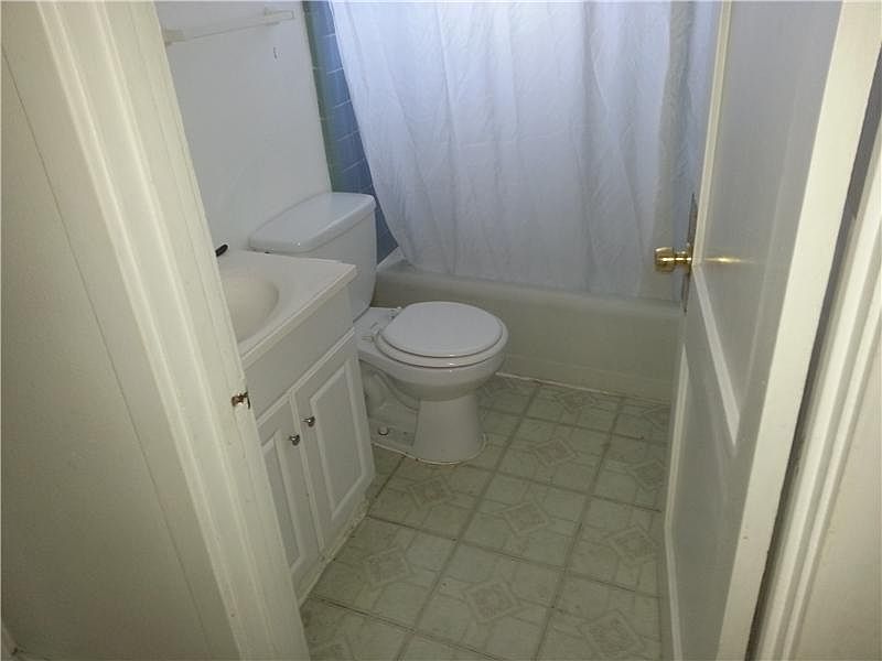 2nd image of 2900 Montford St